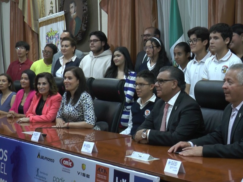 Dan reconocimiento a estudiantes ganadores de concurso de matemáticas y ciencias