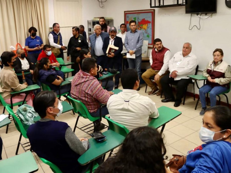 Dan seguimiento a desmayo colectivo de estudiantes en Poza Rica