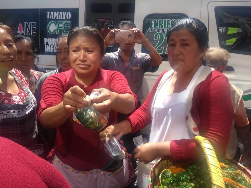 Dan ultimátum a ambulantes para reubicarse