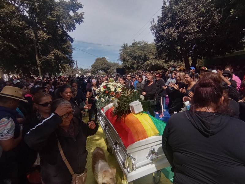 Dan último adiós a Juventino Espinoza, Rey de la Diversidad
