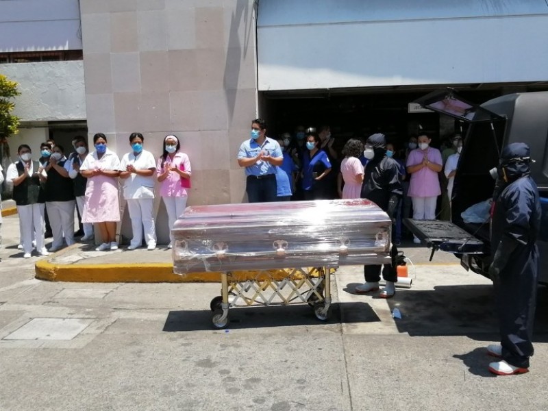 Dan último adiós a trabajador del IMSS de Orizaba