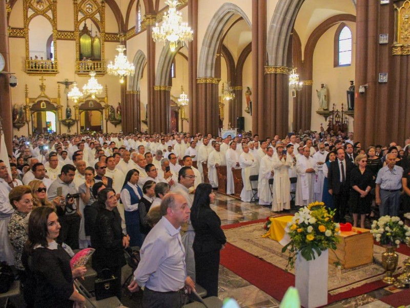 Dan último adiós al Cardenal Sergio Obeso