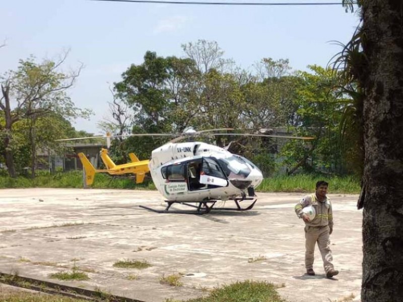 Daña helicoptero de CFE campo de fútbol en Pichucalco