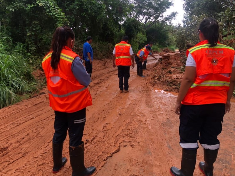 Dañados 11 tramos carreteros tras paso de Nora por Michoacán