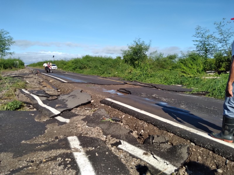 Daños en carretera de Unión Hidalgo tras lluvias