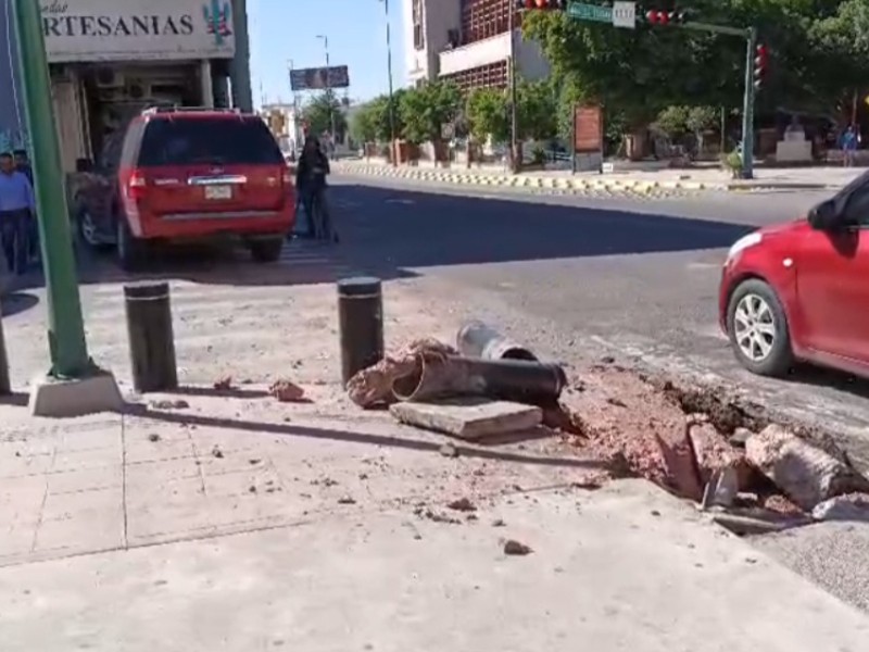 Daños materiales cuantiosos deja choque de vehículo
