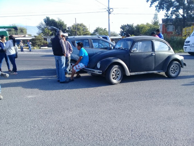 Daños materiales dejó un choque en San Bartolo