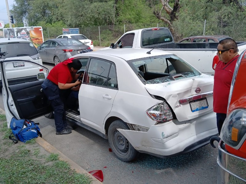 Daños materiales y un lesionado choque en la Romero