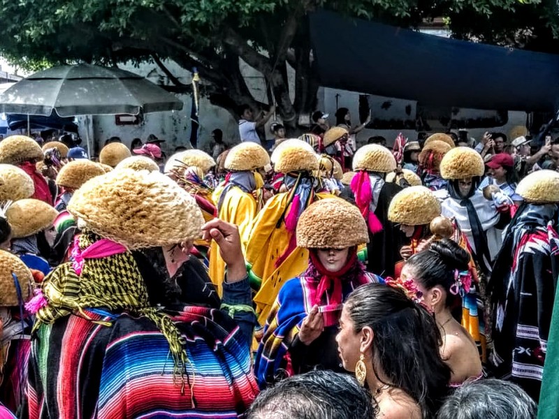 Carrizo y tambor en danza de parachicos