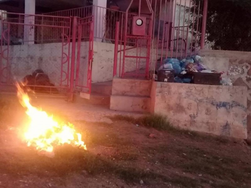 De nueva cuenta queman basura