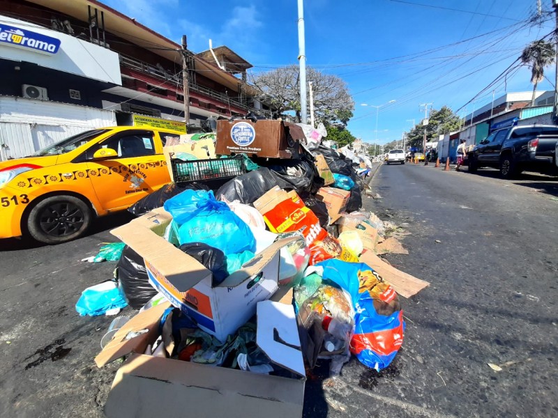 De nueva cuenta Salina Cruz se llena de basura