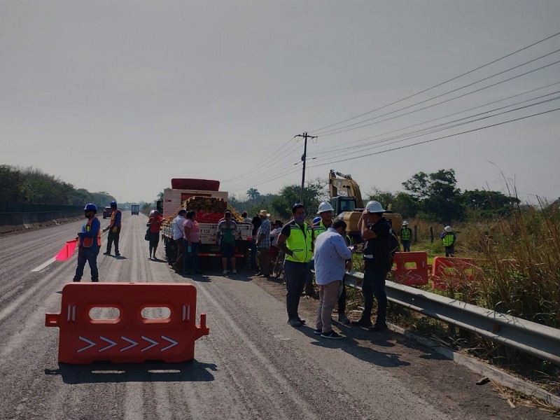 De nuevo detienen pobladores trabajos en acueducto en Medellín