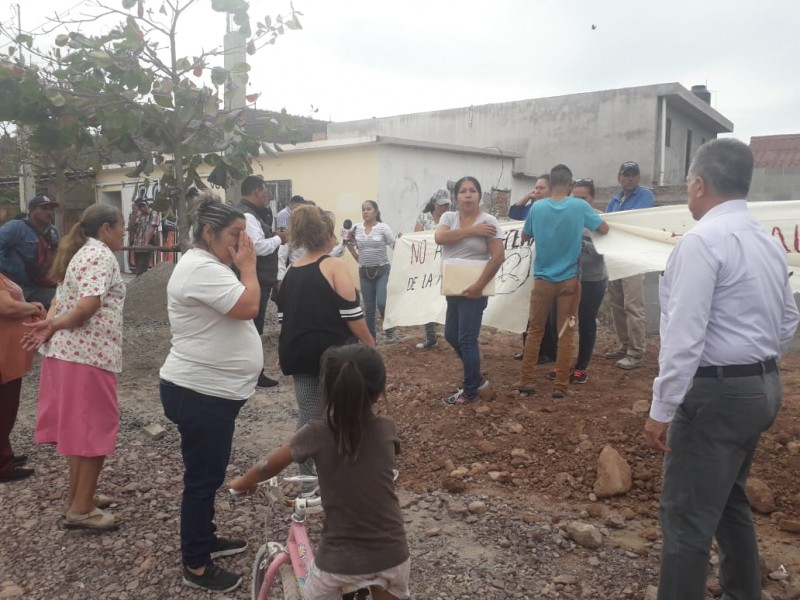 De nuevo, protestan en contra de instalación de antena