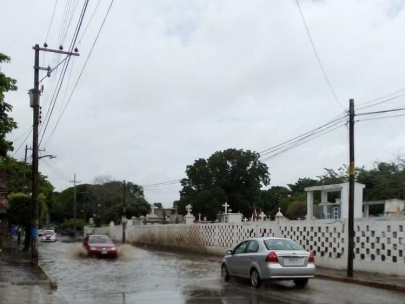 De nuevo, se encharca la calle Galeana