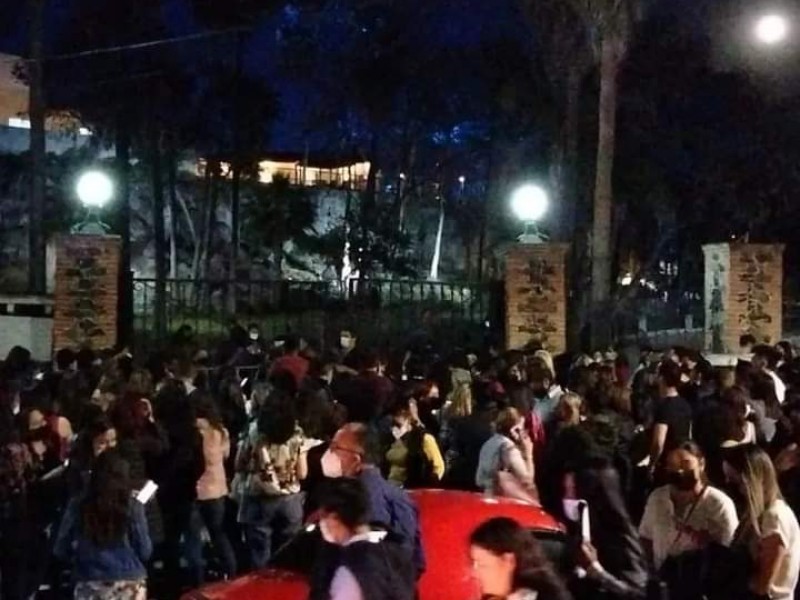 De última hora, autoridades cancelaron concierto en Juriquilla