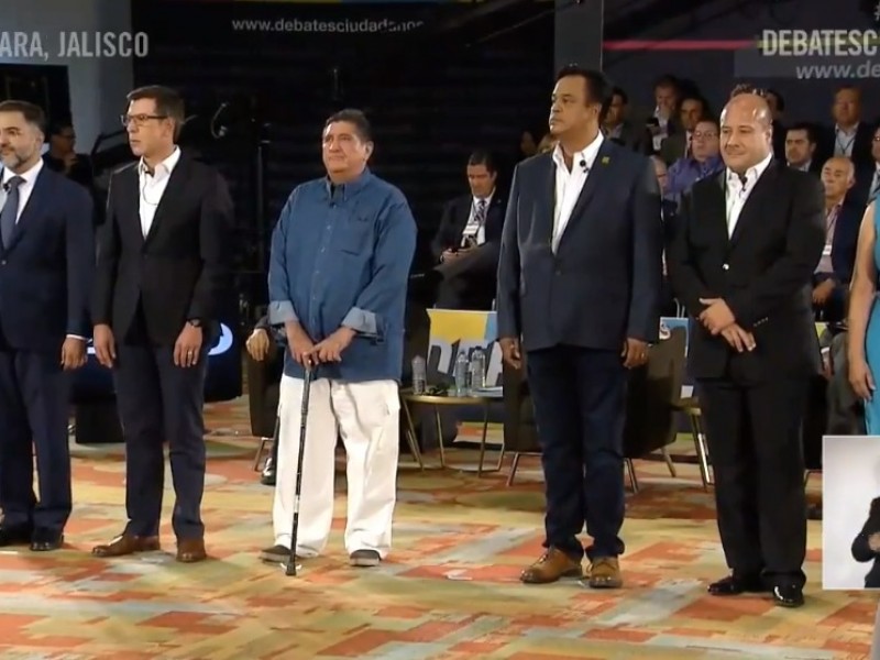 Debate ciudadano con ausencias