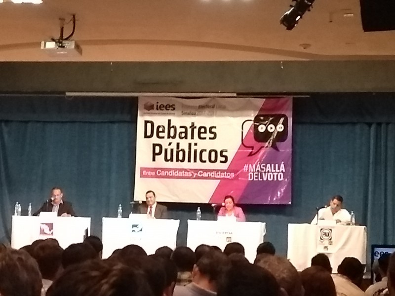 Debaten candidatos por el 5to distrito