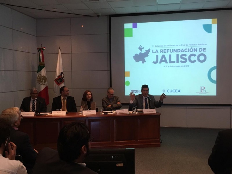 Debaten en coloquio proyecto para refundar Jalisco