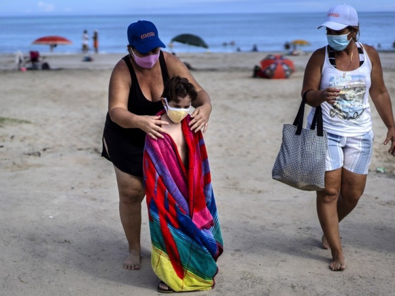 Deberán presentar prueba COVID negativa para visitar playas en Sonora