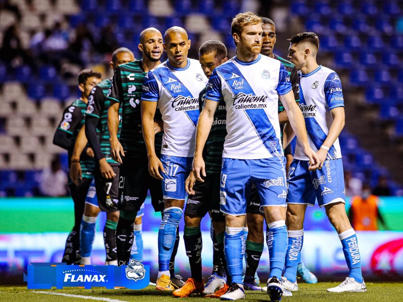 Debut con vitoria de Club Puebla en el Estadio Cuauhtémoc