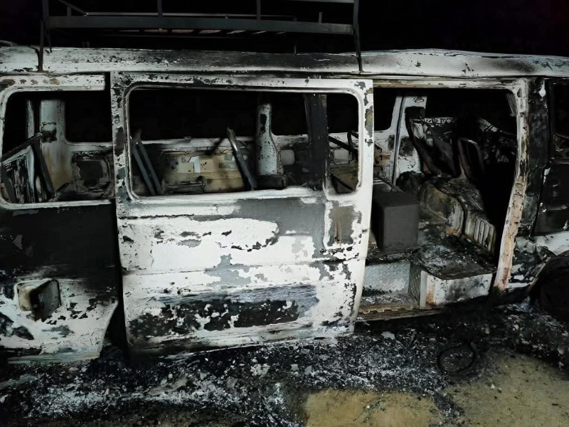 Decapitan a transportista y queman su unidad en San Marcos