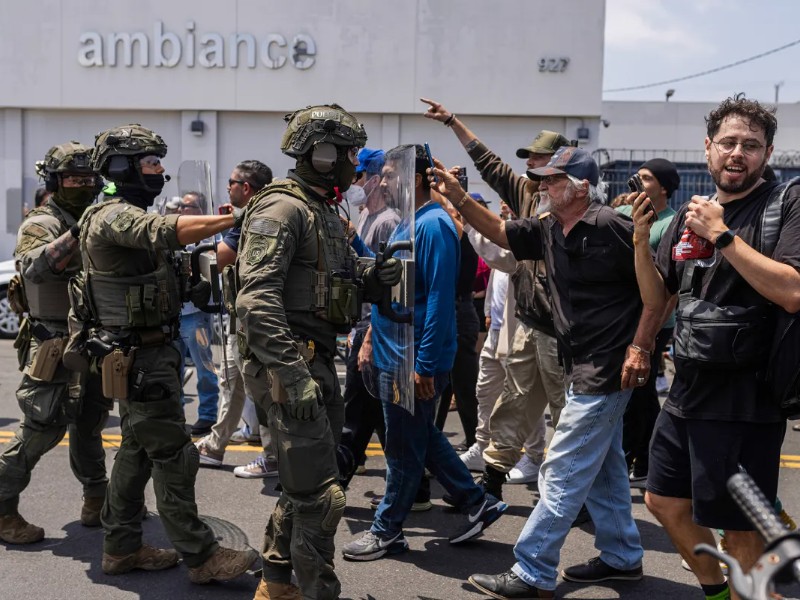 Decenas de mexicanos afectados durante manifestaciones contra ICE