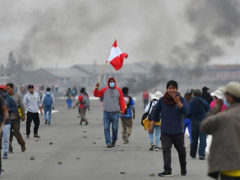 Decenas de veracruzanos varados en Perú