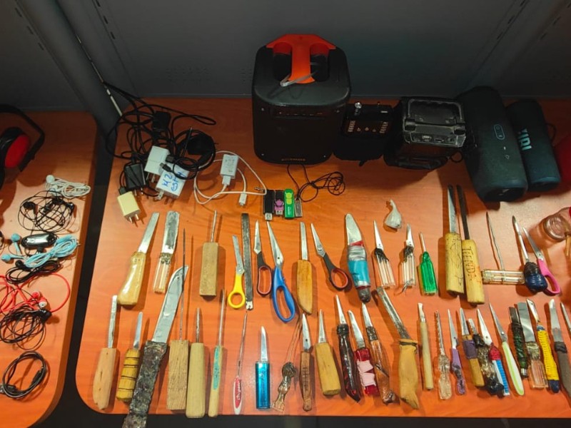 Decomisa 80 objetos no permitidos en el Centro Penitenciario Varonil de Tanivet Decomisa 80 objetos no permitidos en el Centro Penitenciario Varonil de Tanivet