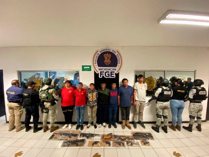 Decomisan 10 armas y detienen a 7 en Huaniqueo