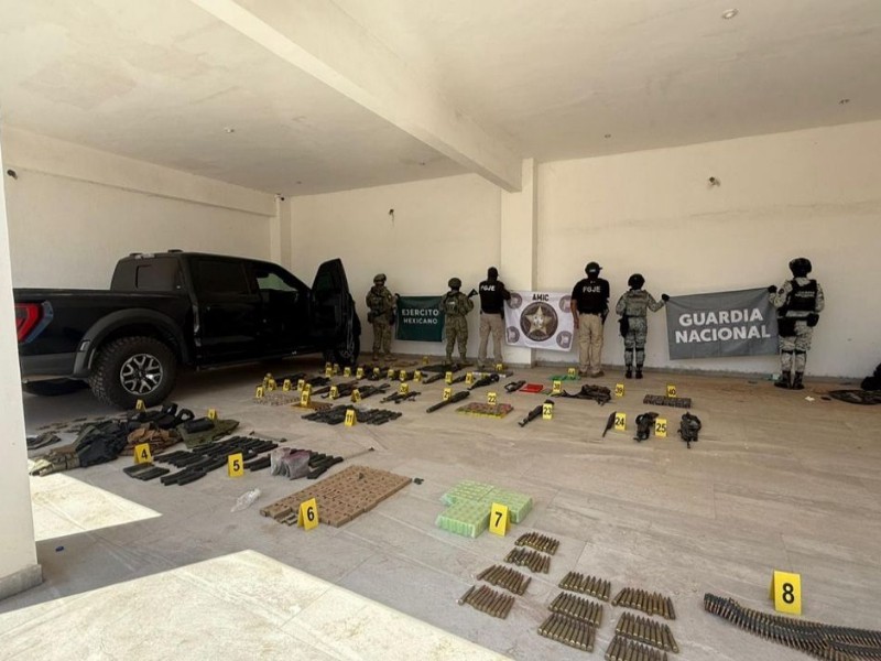 Decomisan 150 mil dosis de droga y arsenal en Sonora