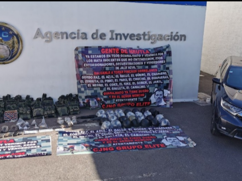 Decomisan arsenal y narcomantas al CJNG