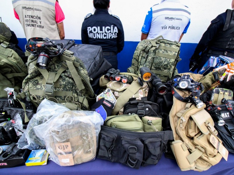 Decomisan artículos prohibidos tras operativo en Puebla