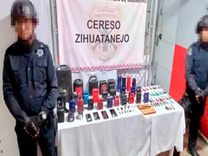 Decomisan droga, celulares y armas blancas en Cereso de Zihuatanejo