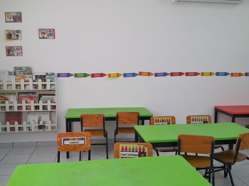 Deficiencias en servicios y protestas empañan segundo día de clases en Ahome