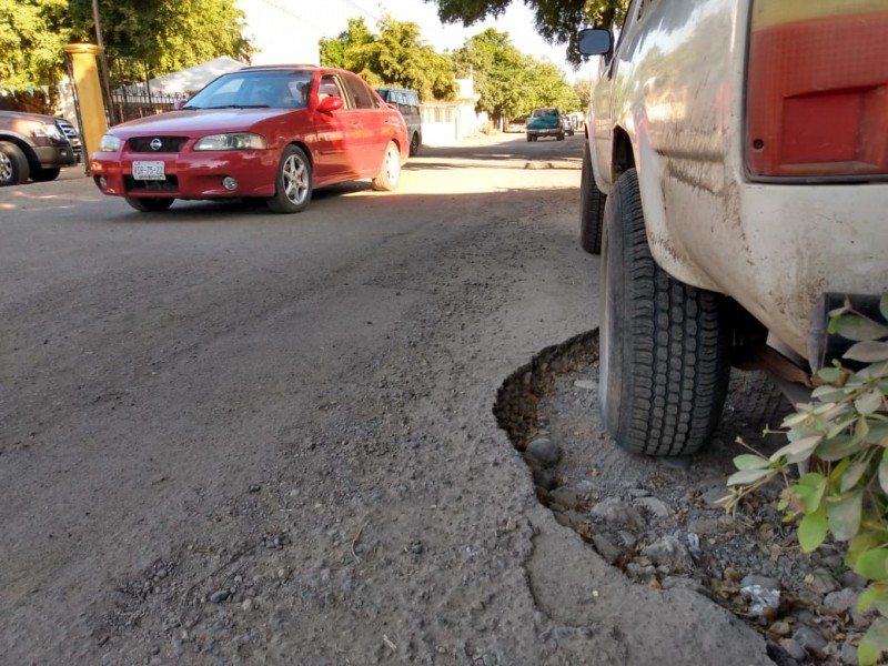 Defiende Alcalde calle con baches