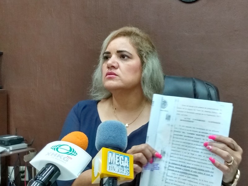 Defiende su puesto directora de la ETI 1