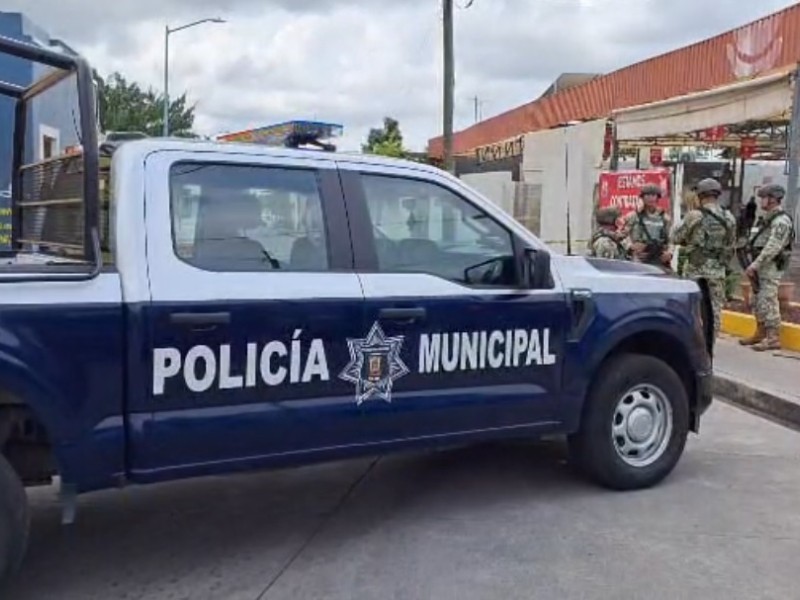Dejan bolsa con restos humanos en calle Constitución, en el centro