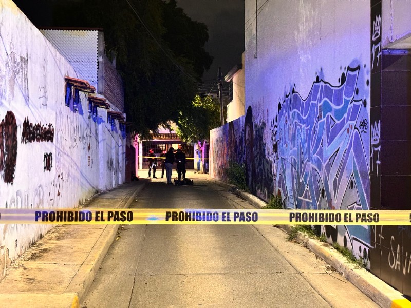 Dejan cuerpo embolsado en centro de Culiacán