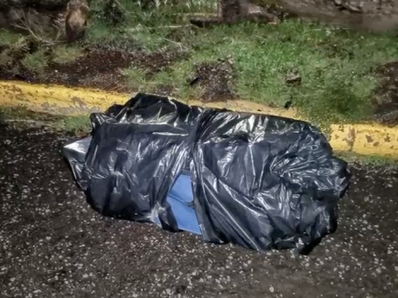 Dejan cuerpo embolsado en Tlalnepantla