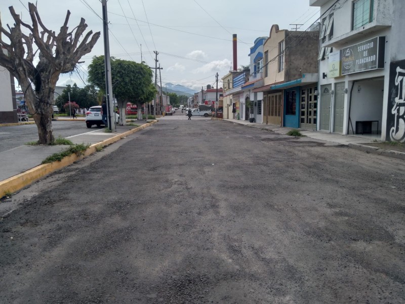 Dejan plantados con reencarpetamiento a vecinos de calle Tacubaya