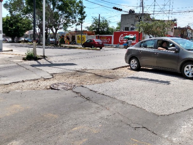 Dejan zanja en avenida de la cultura