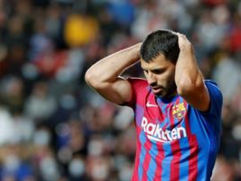 Delantero del Barcelona Sergio Agüero es hospitalizado