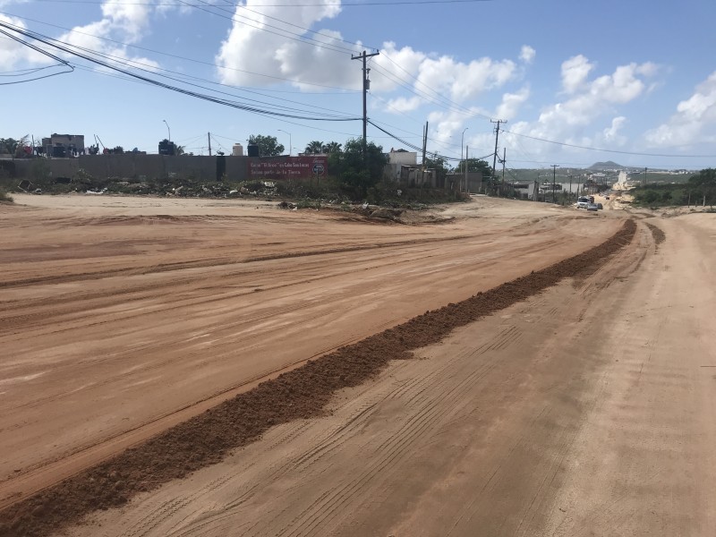 Delegación de CSL habilita calles de terracería