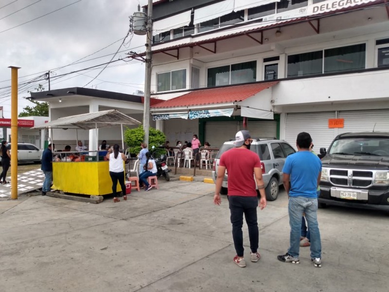 Delegación de la SEV sigue tomada por docentes