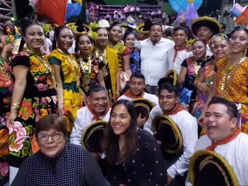 Delegación de San Blas Atempa regresa triunfante de la Guelaguetza