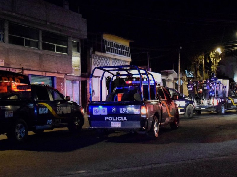 Delicados  policías agredidos,fallece hombre al que auxiliaron