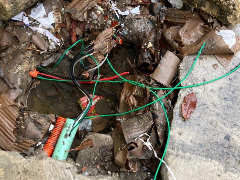 Delincuentes roban instalación eléctrica en primaria de Boca