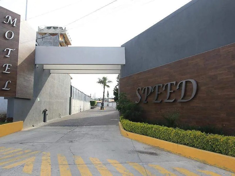 Delincuentes someten a trabajadores y roban la cuenta del motel Speed