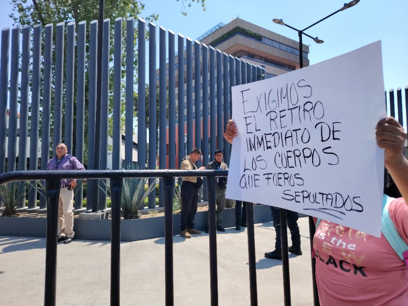 Demandan a FGJEM cierre de panteón clandestino en Huixquilucan