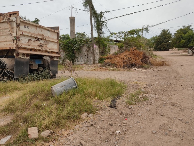 Denuncian acumulamiento de basura a espaldas de preescolar en Guasave